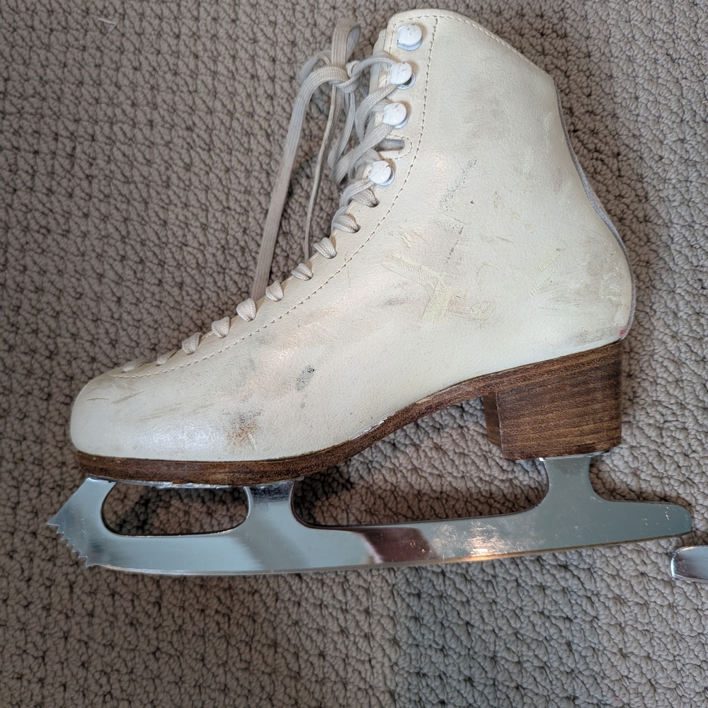 Risport Ice Skates Size 255 (7.5) - Picture 8 of 11